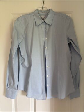 Women’s Brooks Brothers Light Blue Blouse Size 6
